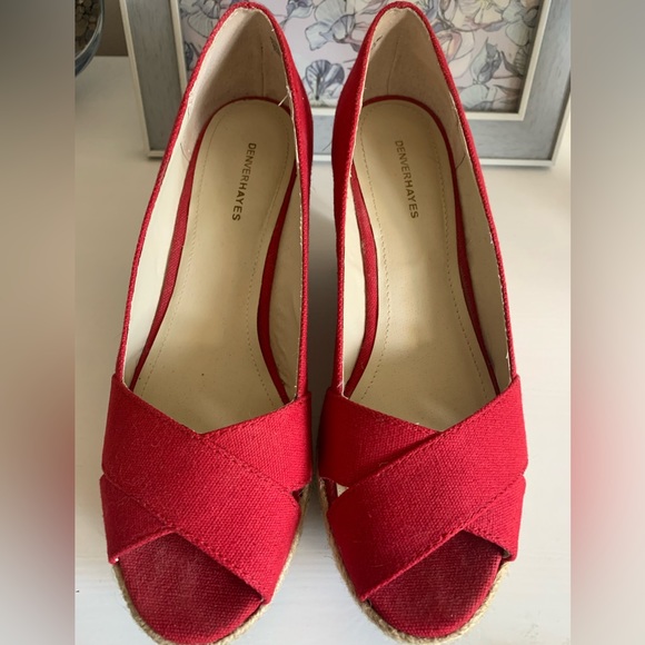 Denver Hays Wedges! Size 9. 🚗 - Picture 3 of 5